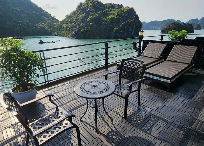 Velar Of The Sea Cruise 5* Hạ Long