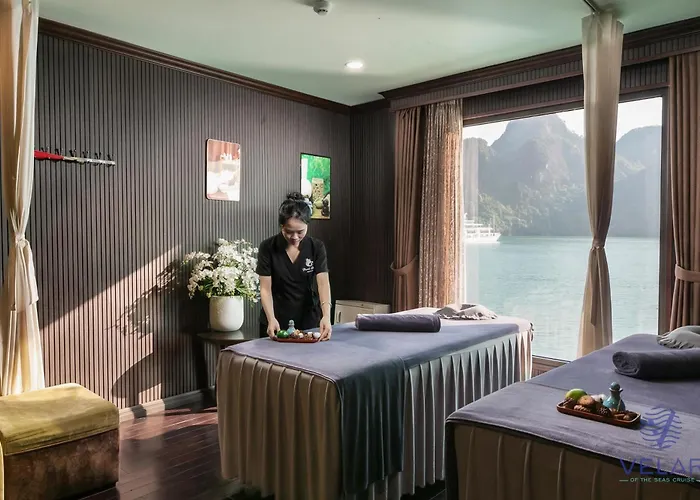 Velar Of The Sea Cruise  Hạ Long
